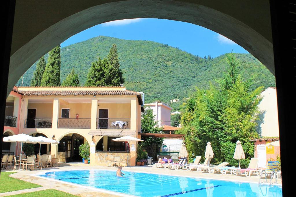 Annaliza Apartments — Swimming pool in Ypsos, Ionian Islands