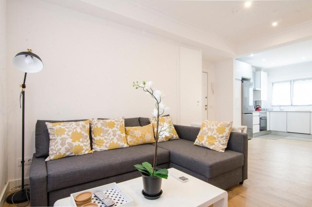 Bright Stylish 2BD 2BTH - CITY CENTRE - 4