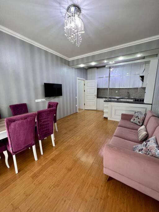 5 min walk to metro comfortable, Baku