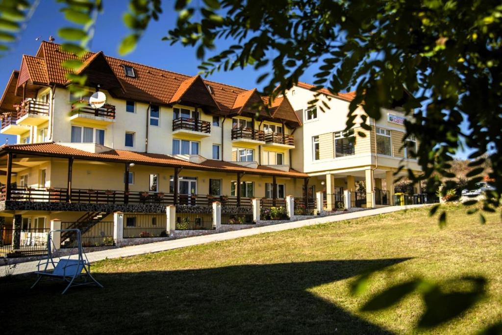 Exterior view, Pensiunea Carmen - Bikers Friendly Nest in Sibiu