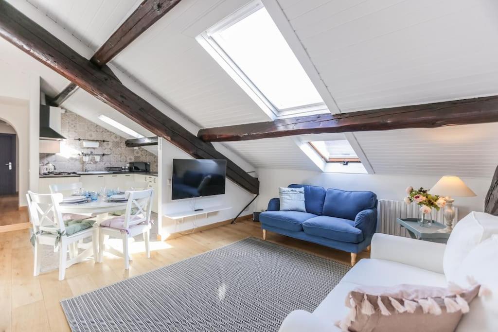 Sunny 2BR Penthouse Near Milano Centrale - 5