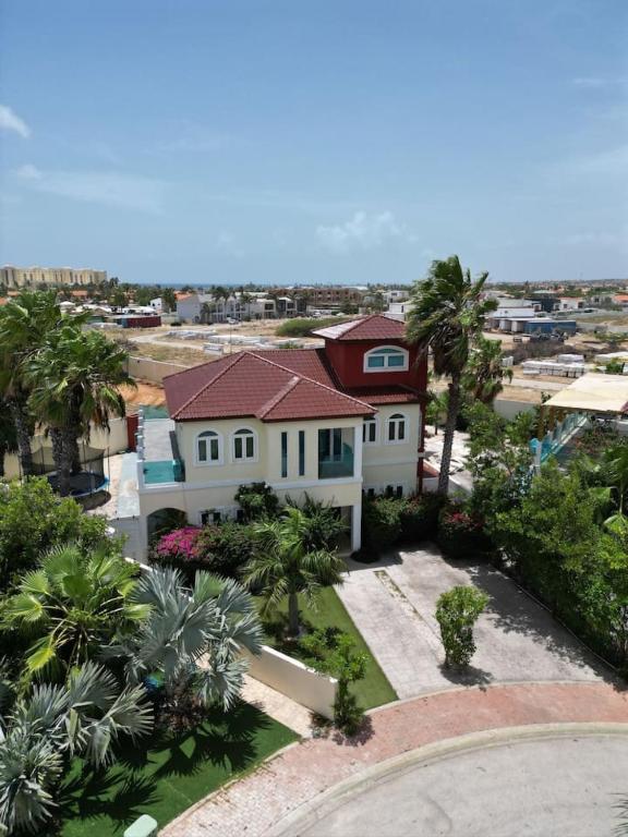 Best Large 7BR Villa with Pool, Palm-Eagle Beach