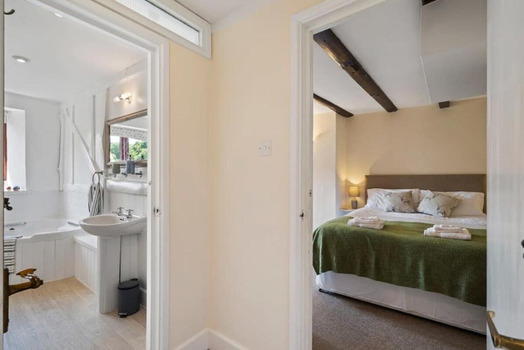 Beautiful Cottage Parking Central Dunster photo 2