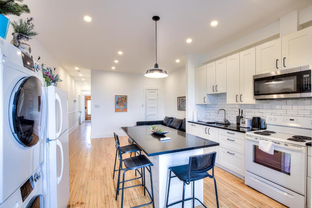 Montreal Vacation & Attractions Home by Downtown & Plateau, Montreal