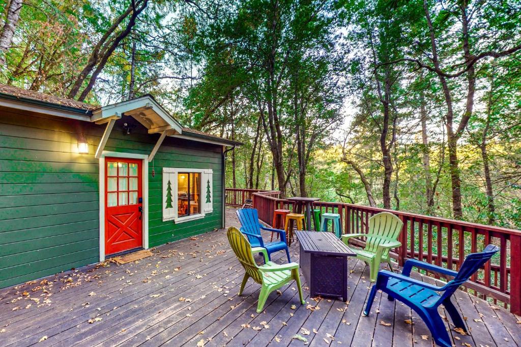 The Lazy Bear, Forestville