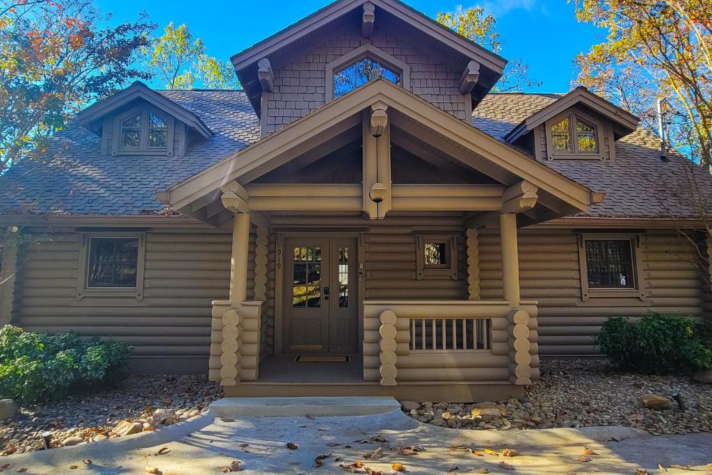 4 Pines Lodge, Gatlinburg