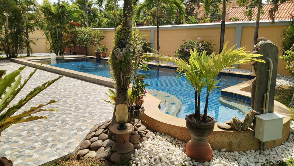 2,5 Zimmerwohnung mit Pool und Pavillon, Rawai pláž