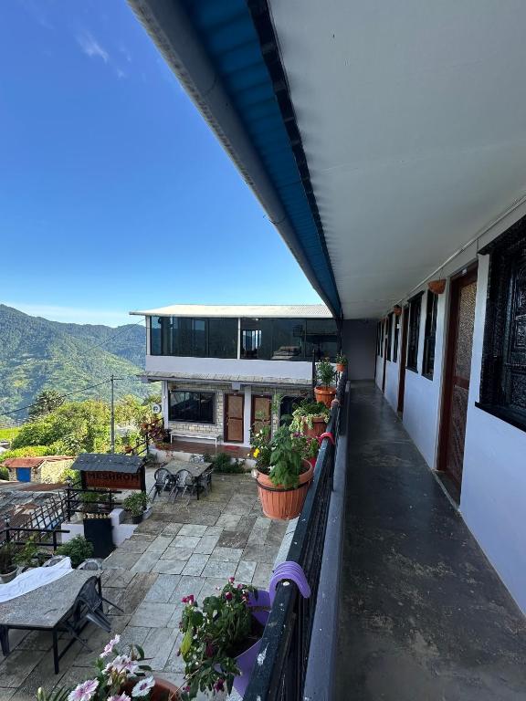 Meshrom Guest House and Restaurant, Astam