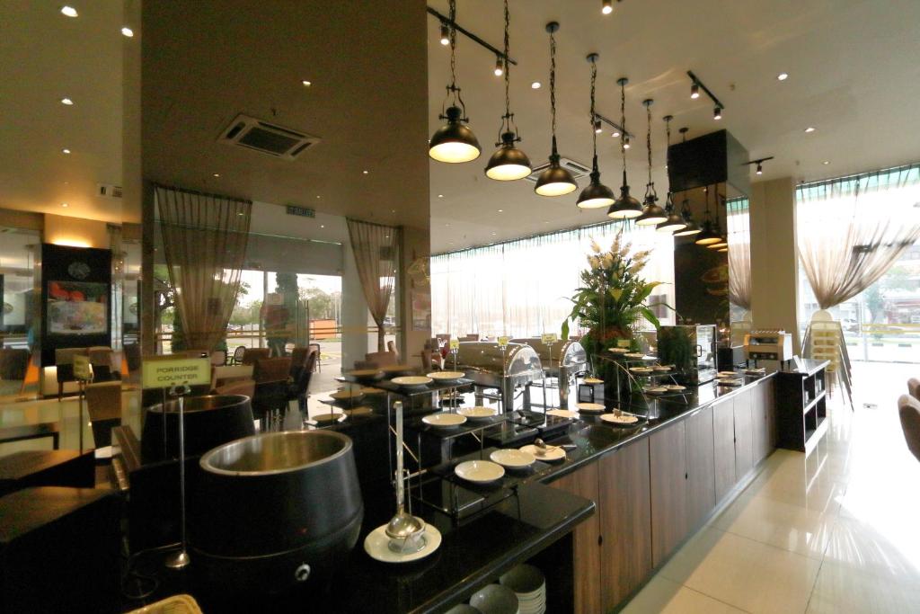 Restaurant, The Guest Hotel & Spa in Port Dickson