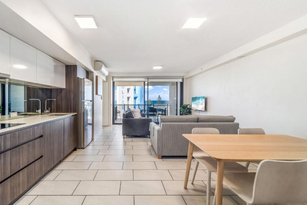 First Light Mooloolaba 9th floor apartment with ocean views, Mooloolaba