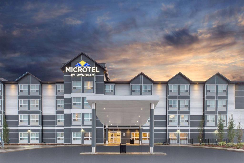 Microtel Inn & Suites by Wyndham Fort McMurray, Fort McMurray