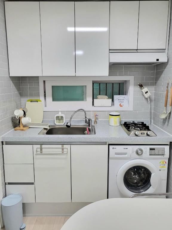 Moon House In Seoul #Quiet #Airport transport nearby#1 min to line2 nakseongdae subway