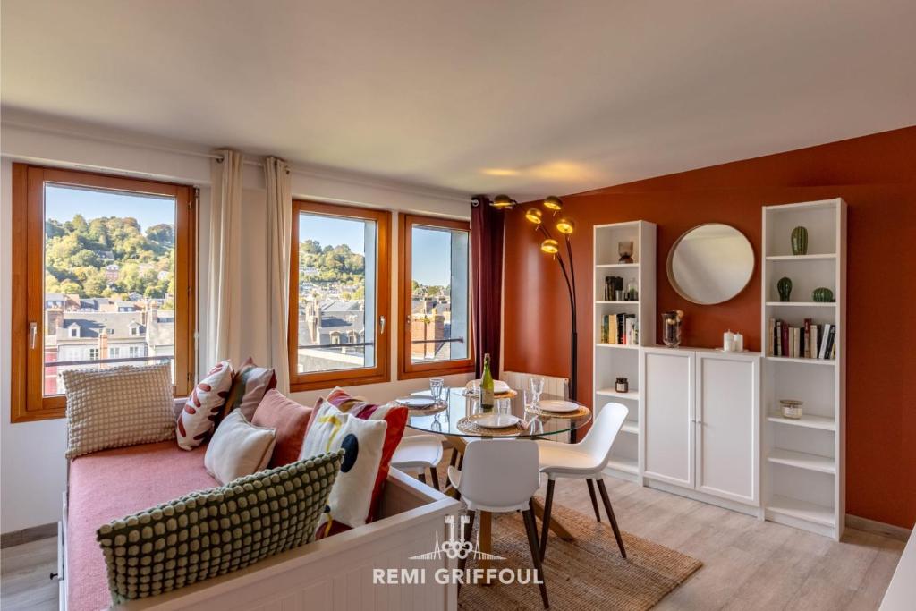 28 Bonnes Raisons - Lovely Duplex - City Center with private parking, Honfleur