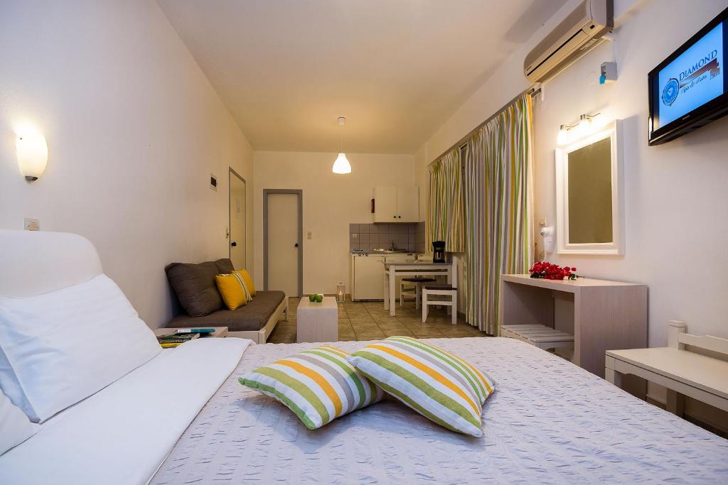 Diamond Apartments & Suites — Hotel rooms in Hersonissos