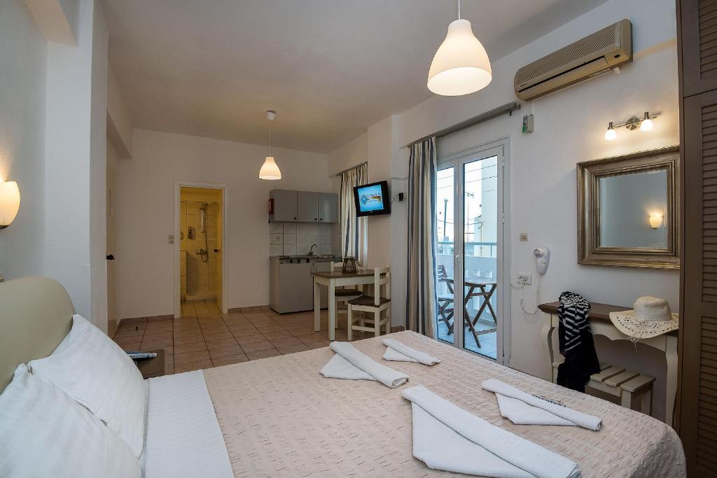 Diamond Apartments & Suites — Hotel rooms in Hersonissos