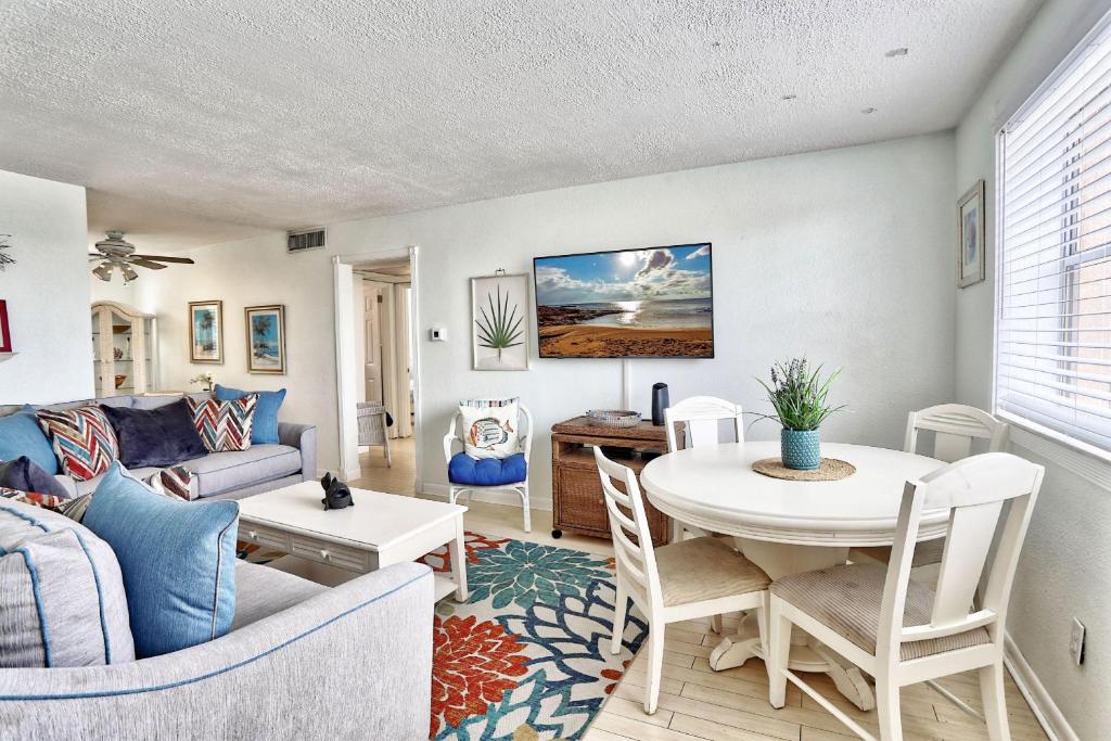 Friendly Native 204, St Pete Beach