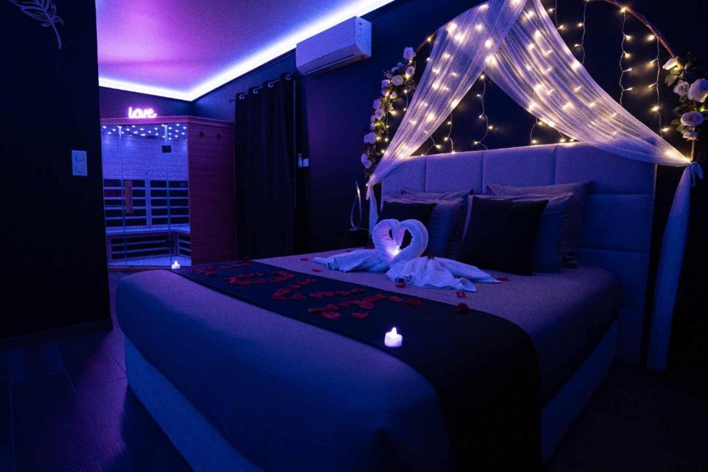 LA NUIT DES SECRETS Love Room 4 étoiles avec Jacuzzi et Sauna - 4