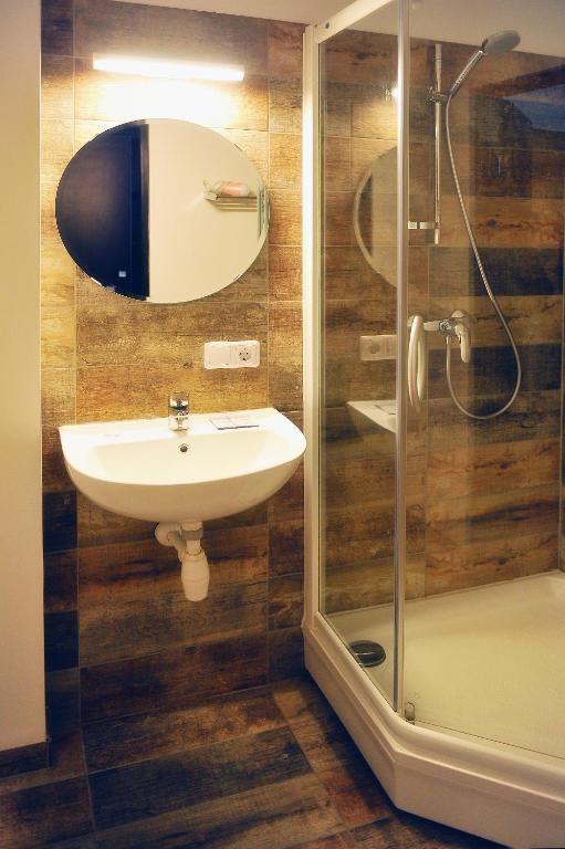 Bohema, Tubinas Hotels photo