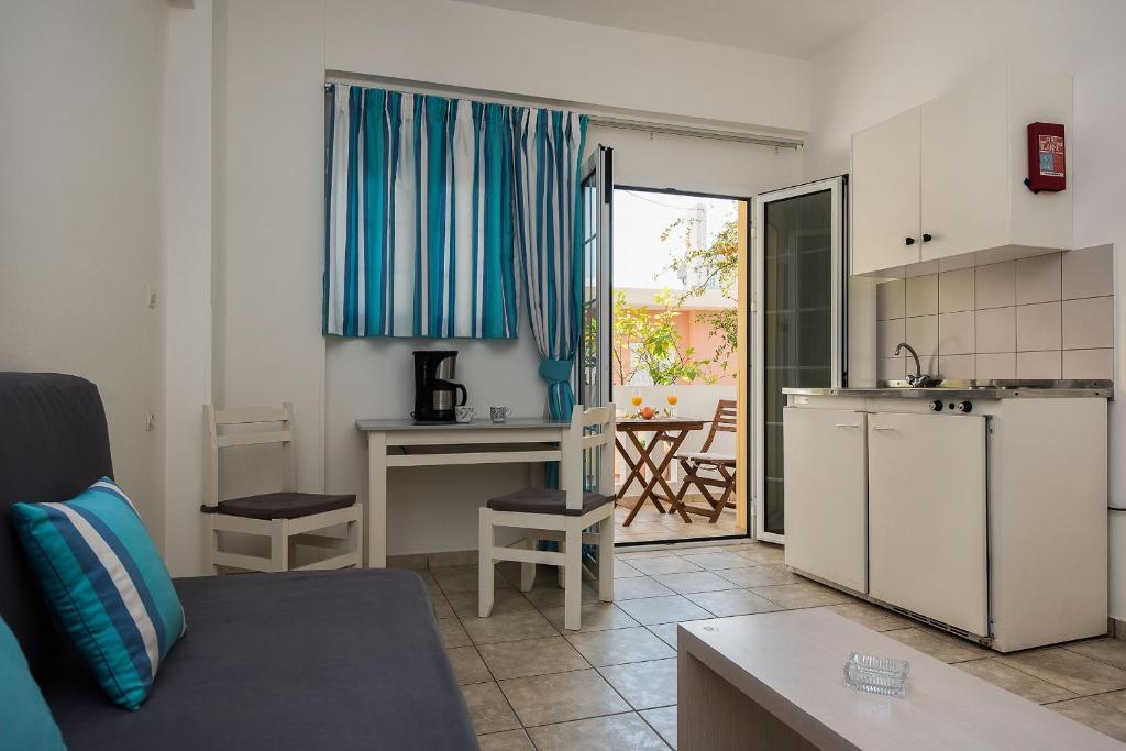 Diamond Apartments & Suites — Hotel rooms in Hersonissos