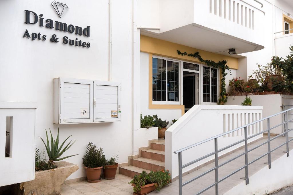 Diamond Apartments & Suites — Hotel building in Hersonissos