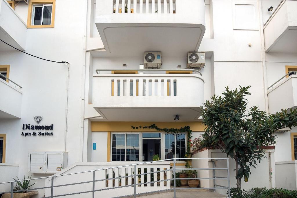 Diamond Apartments & Suites — Hotel building in Hersonissos