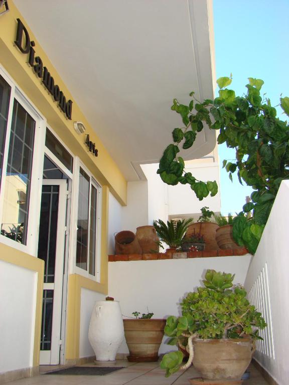 Diamond Apartments & Suites — Hotel building in Hersonissos