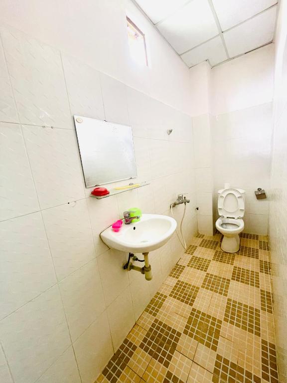 Motel 253 Ha Huy Tap