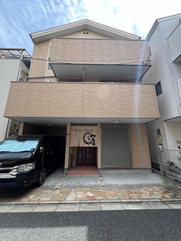 Namba House, Ósaka
