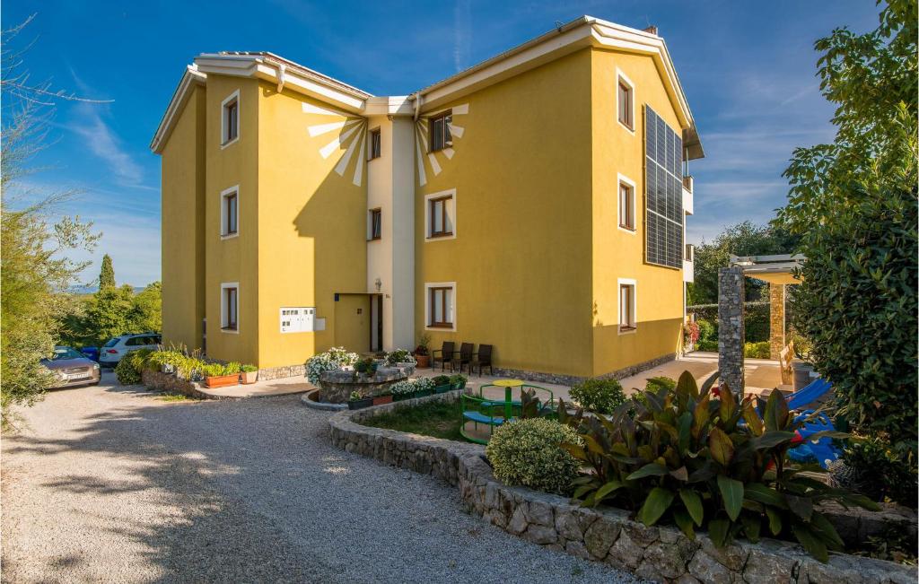 Amazing Apartment In Salatici With Wifi 전경