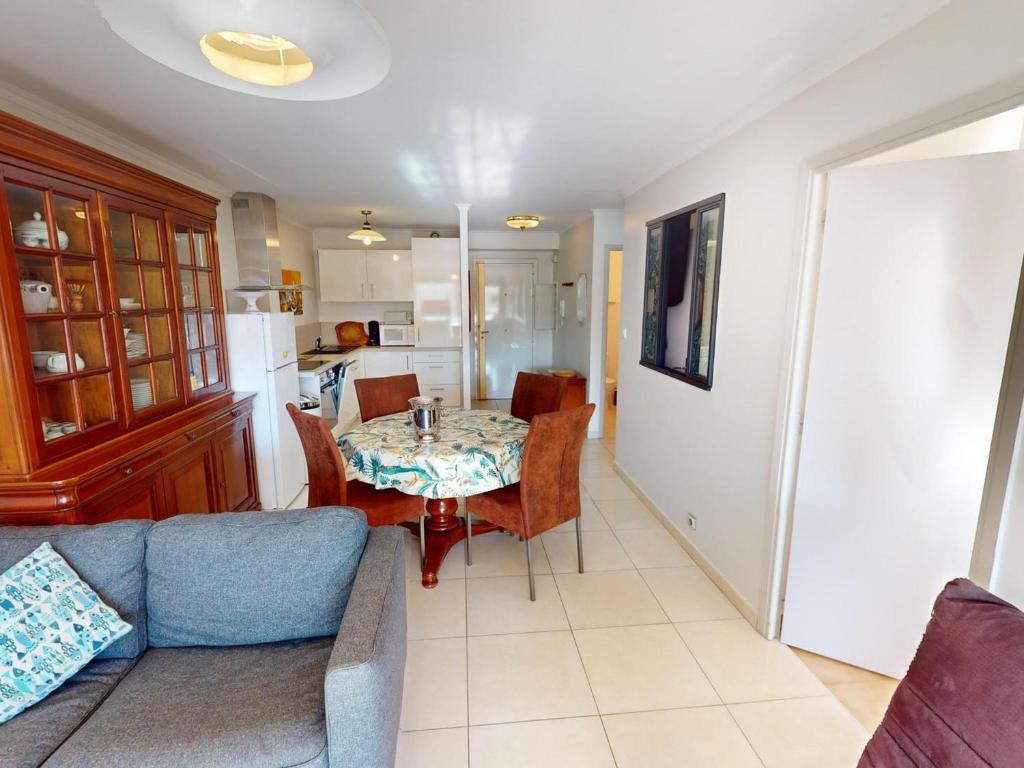 2P calme avec terrasse, piscine, parking et wifi - FR-1-196-368 - 4