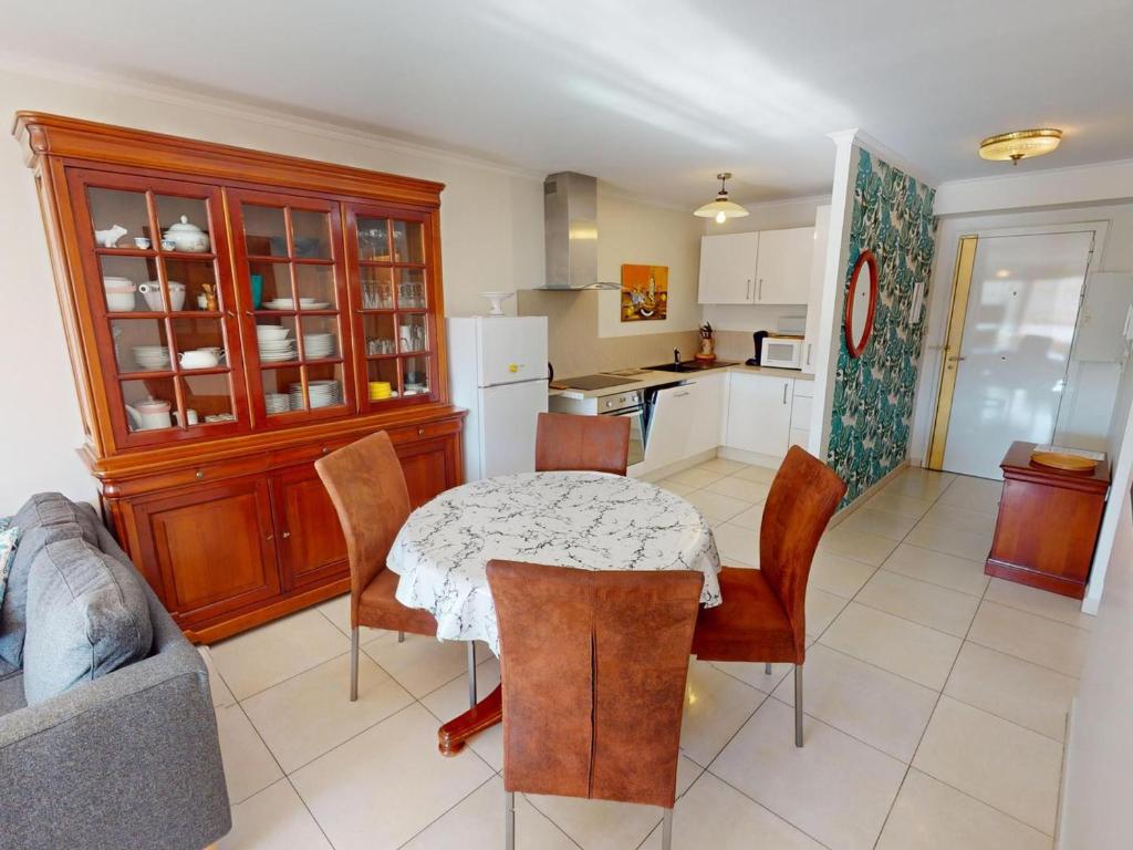 2P calme avec terrasse, piscine, parking et wifi - FR-1-196-368 - 5