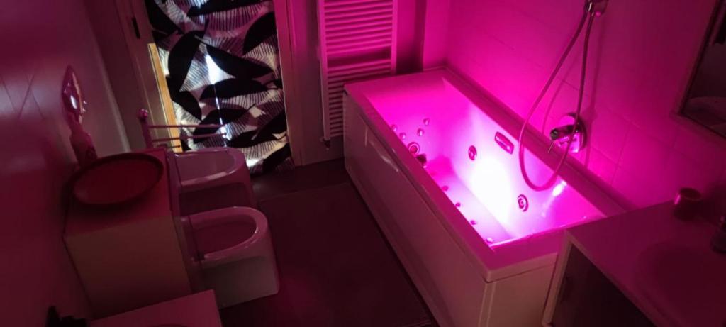 GLAMOUR HOUSE, Comoda a tutti i servizi - 3
