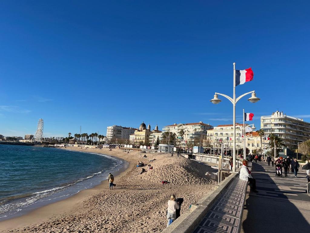 À 100 m de la plage, balcon plein sud - 2