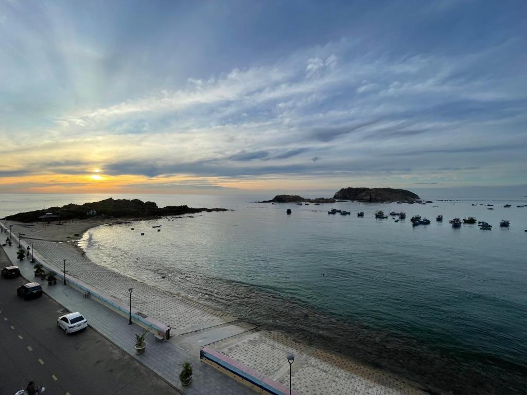 Ánh Dương Facilities