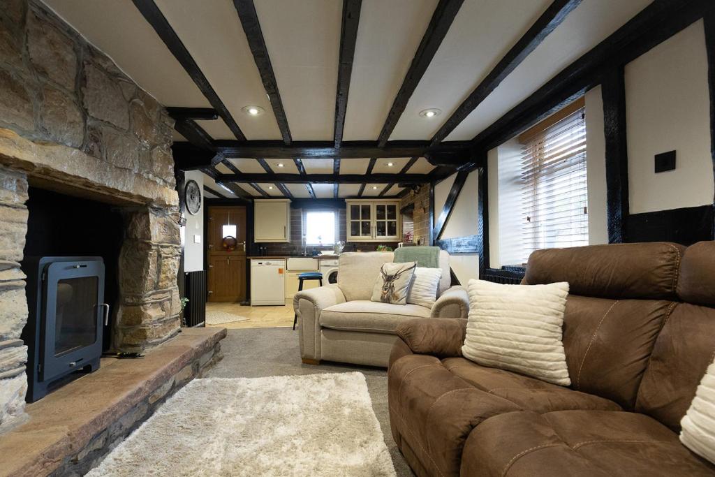 WILSONS COTTAGE - Cosy Cottage based in the Lake District, Camerton