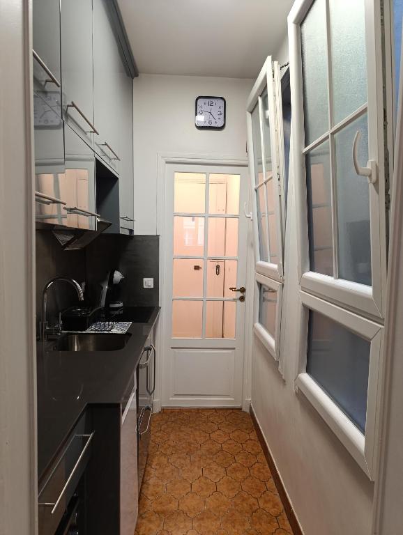 Flat 31m2 near Pompidou Center, Marais, les Halles, mobility lease only - 4