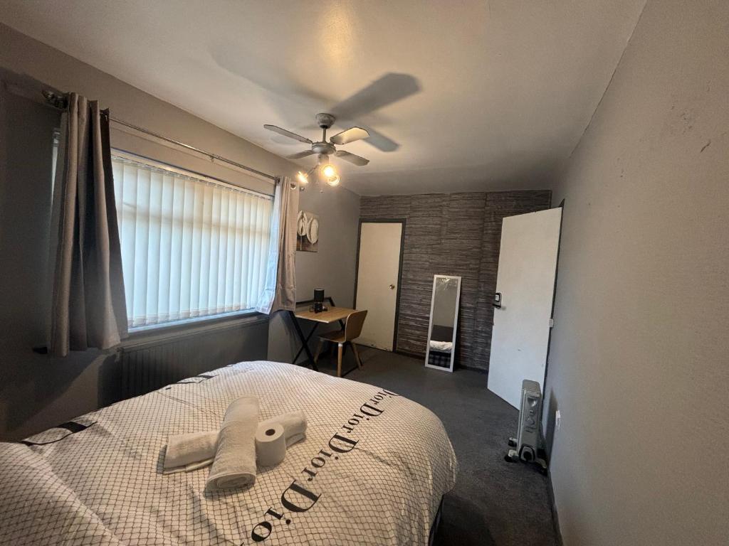 Beautiful home with large garden, Little Hulton