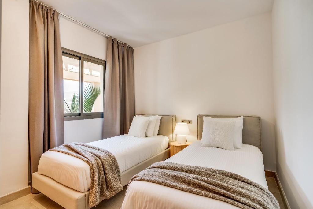 Stylish 2BR Apt - Shared pools - Near Golf and the Beach - 3