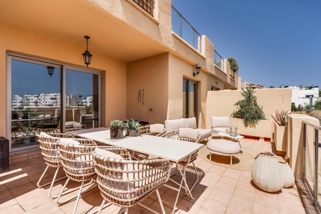Stylish 2BR Apt - Shared pools - Near Golf and the Beach - 4