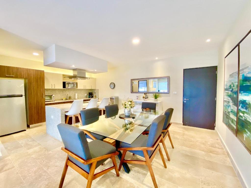 Modern 2-Bedroom, 2-Bath Apartment in the Heart of Playa del Carmen- Arenis Condos - 3