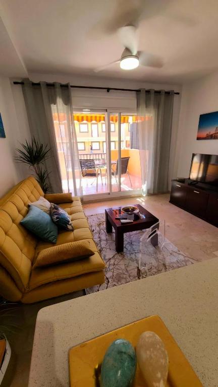 Marina Casares Beachside Apartment - 4