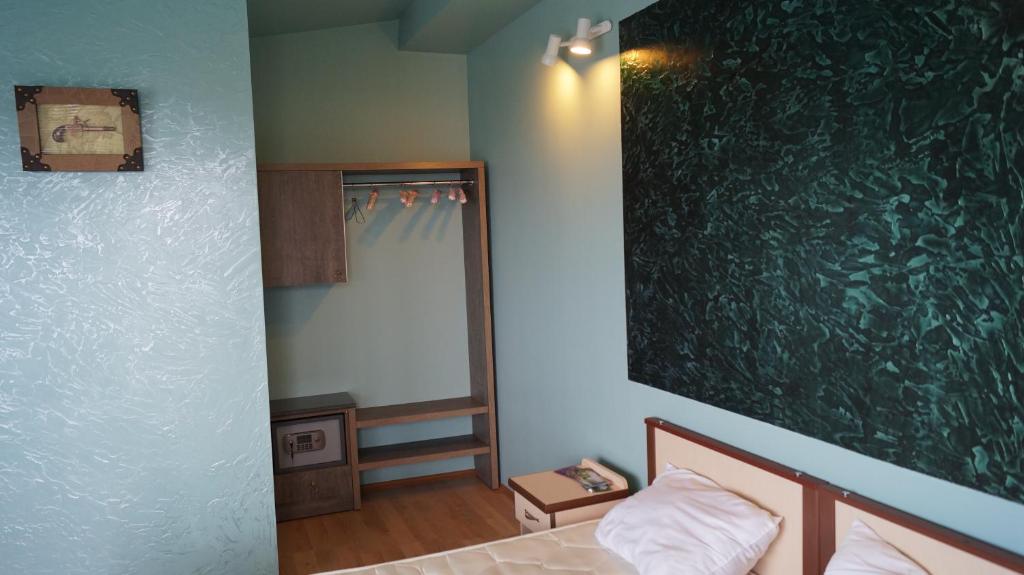 TJ Guest House photo
