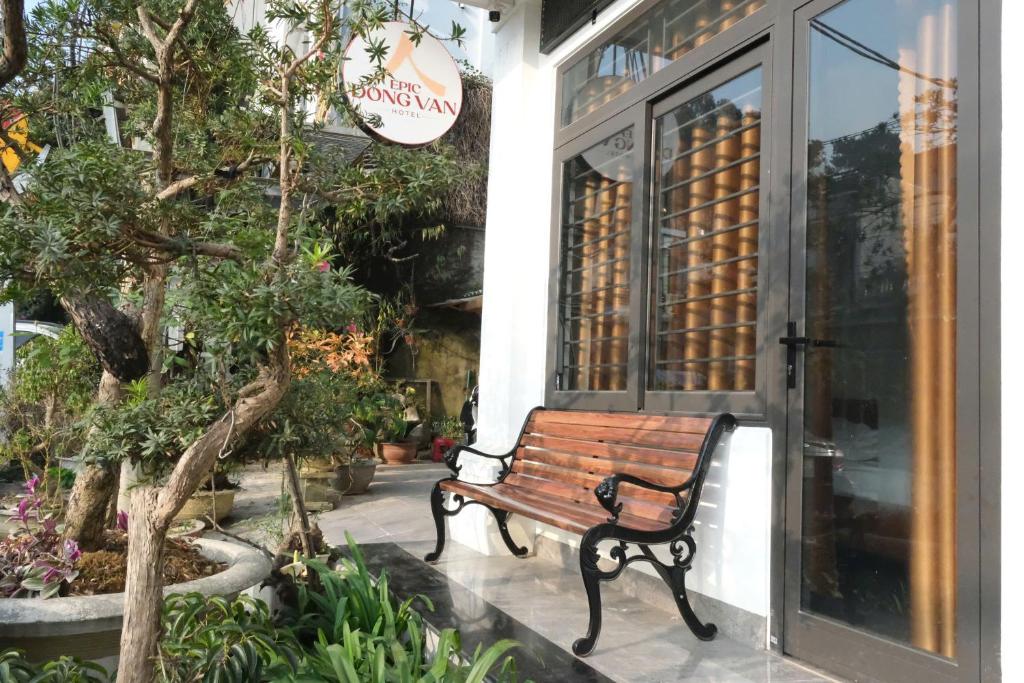 Epic Đong Van Hotel
