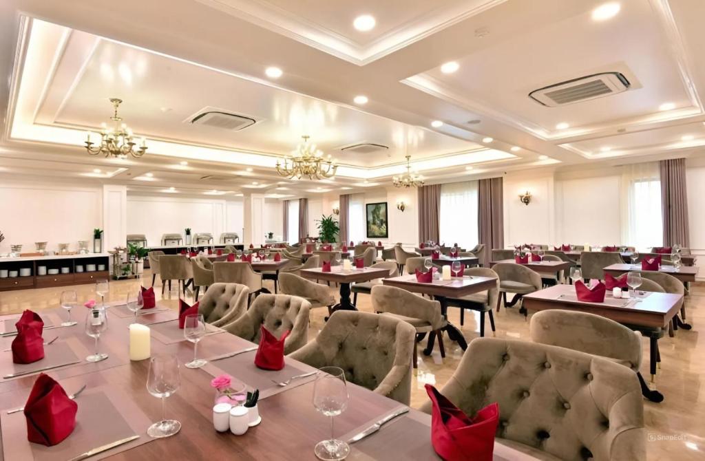 Le Haute Hotel