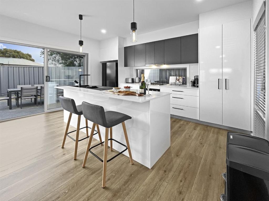 Seaside Village Retreat, Shellharbour