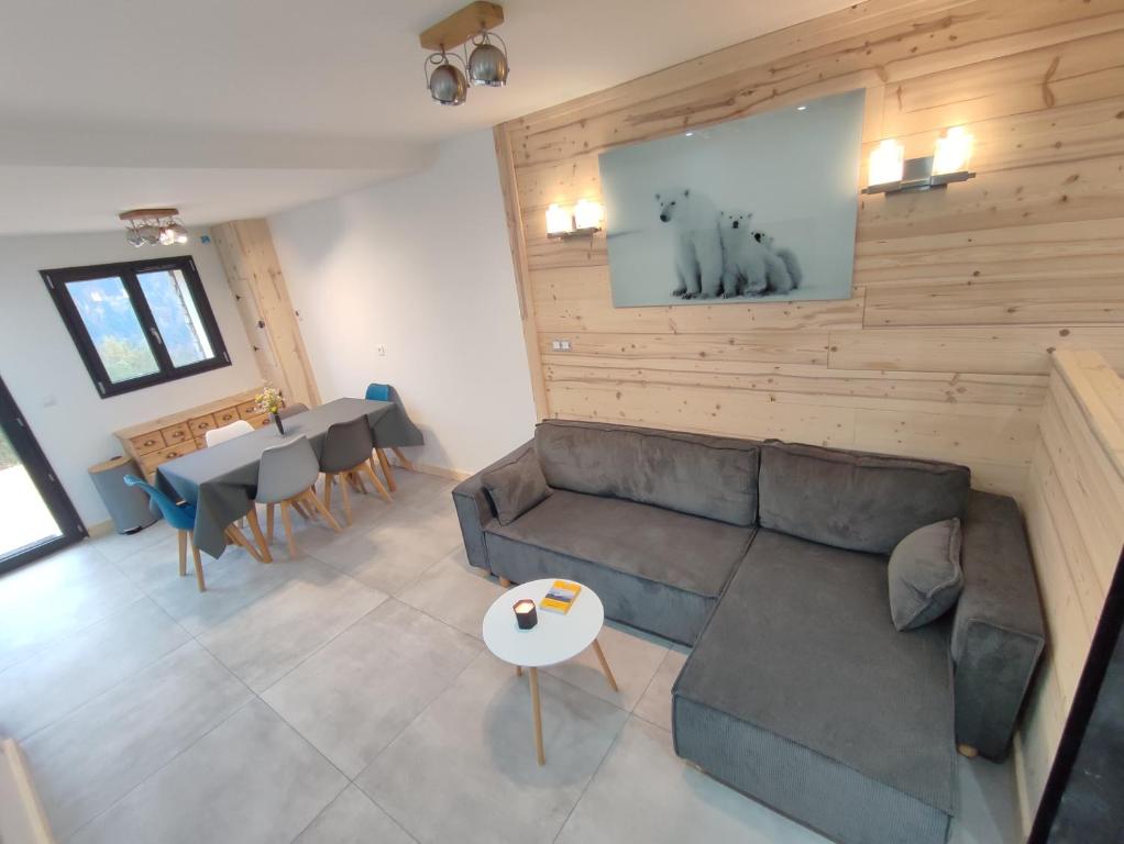 Le Bois Cosy appartement 4 étoiles 6 personnes, ACCES SKI ALPE D'HUEZ GRAND DOMAINE A 3 K M - 1