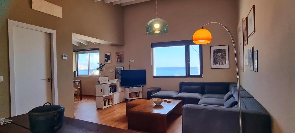 Casa en Casco Antiguo con vistas al mar - 1