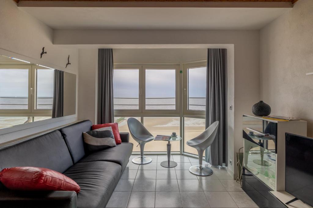 Modern Apartment with Seaview T8, Ostende