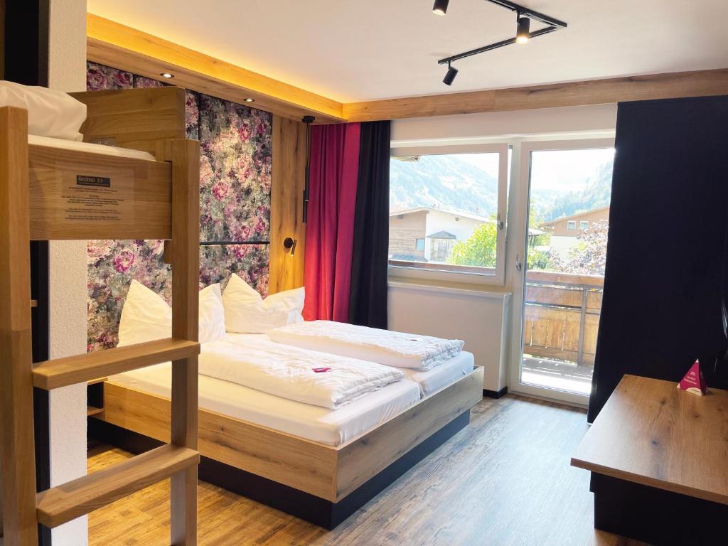 first mountain Hotel Zillertal - 4