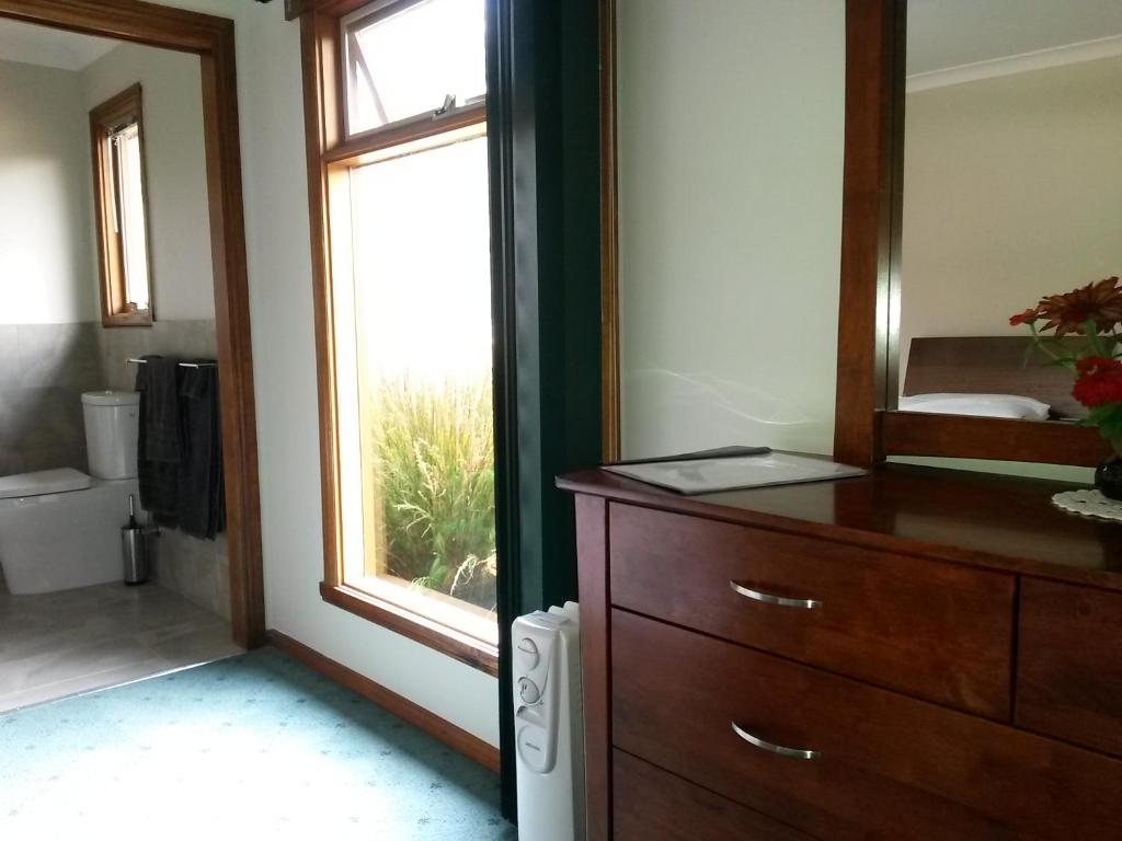 Eagle's Roost Farmstay B&B photo